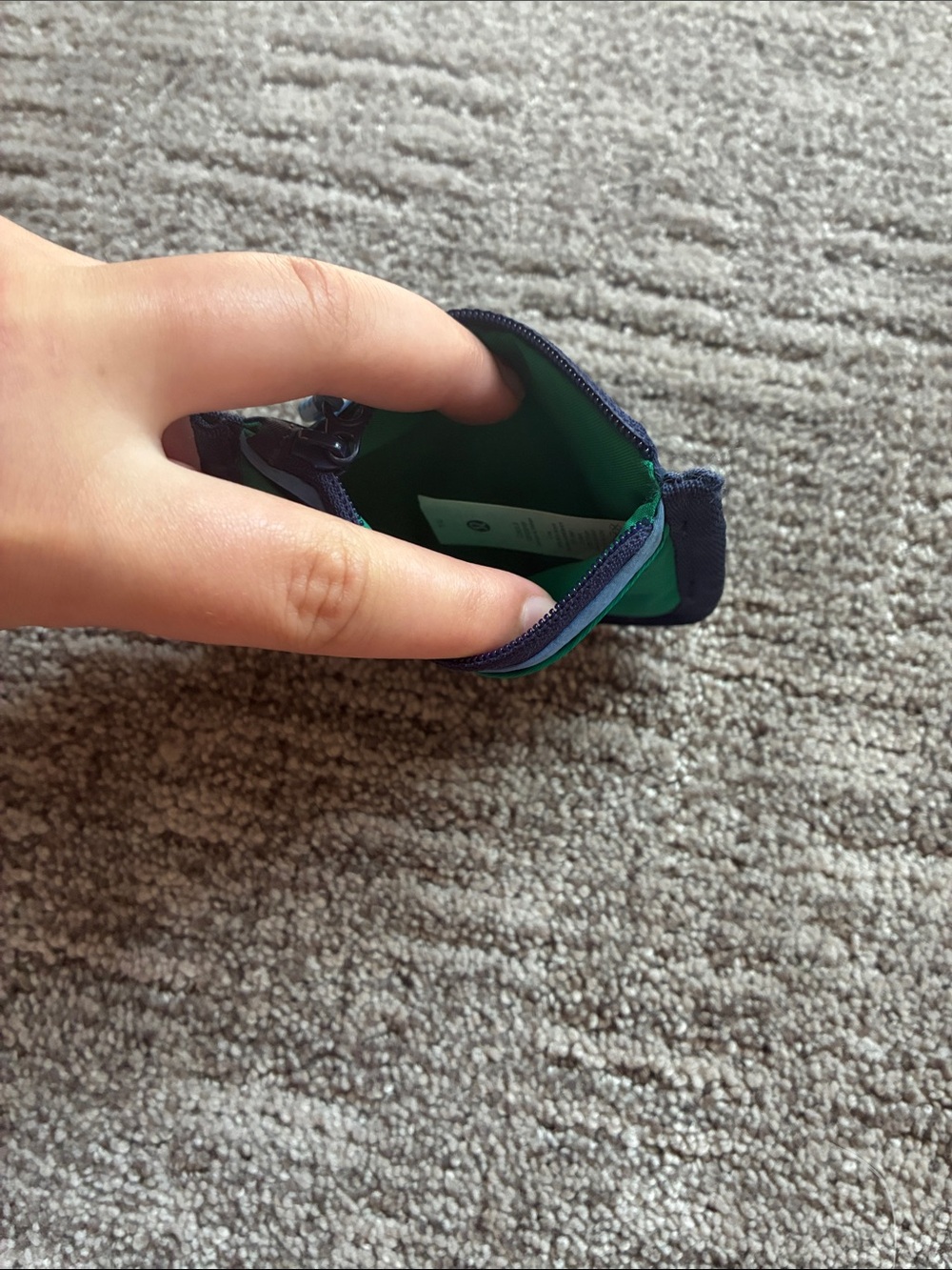 lululemon slim ID wallets - Picture 2 of 3
